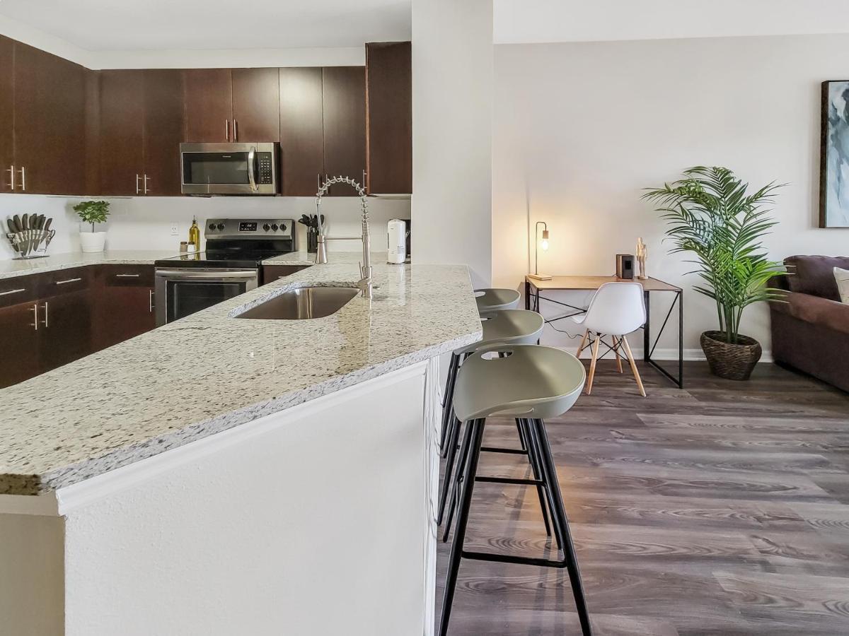 Getaway Apartment Near Beaches And Airport Tampa Bagian luar foto